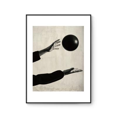 China Modern Black And White Ball Photography Hand Room Retro Art Decorative Painting For Living Hanging Painting for sale