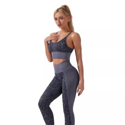 China Breathable High Quality Fitness Seamless Sportswear Women Yoga Wear Set Solid Color Yoga Sports Wear for sale