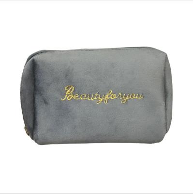 China Custom Logo Fasion Custom Gold Velvet Cosmetic Bag Custom Makeup Bag With Personal Logo for sale