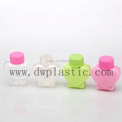 China Pharmaceutical Hot Selling Small Heart 30ML Empty Shape PET Colorful Bottle With Lids for sale