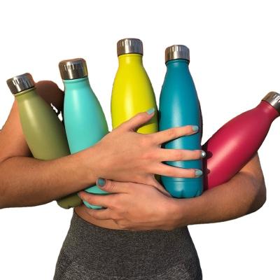 Cina Hot Selling 500/750ml Double Wall water Bottles Shaped Stainless Steel Vacuum Flask Portable vacuum insulated bottle in vendita