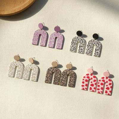 China Cute Vintage Geometric Stud Earrings Cartoon Spotted Cute Jewelry Polymer Clay Acrylic Resin Stud Earrings Chunky Stud for sale