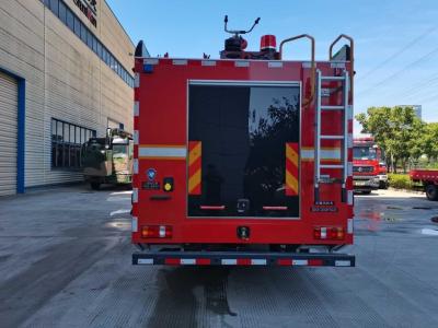 China HOWO Wasserbehälter Feuerwehrwagen 7000 X 2370 X 3370MM Feuerwehrfahrzeug 40L/S zu verkaufen