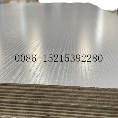 China Water Resistant 17mm White Color Melamine Plywood Hardwood Core for sale