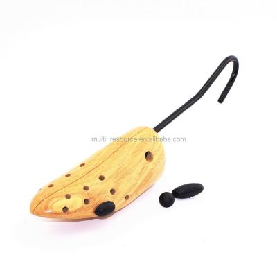 China Adjustable Shoe Accessories, One Way Shoe Stretcher Canada Wooden Shoe Expander with Hook Handle in Beech/Hardwood (Varnish) - SS01A for sale