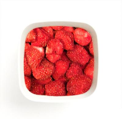 China FD Strawberry Crispy Whole with Sugar Freeze Dried Strawberries with Sugar FD Strawberry for sale