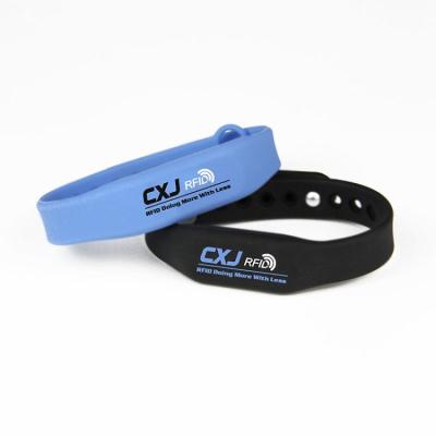 China Waterproof / Waterproof RFID Silicone Wristband Gym Access Control NFC Adjustable Wristbands for sale