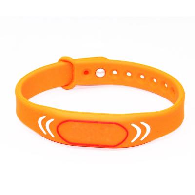 China ISO14443A 13.56MHz Wholesale Passive HF NFC RFID Silicone Wristband / Wristband Tagging With FM11RF08 Chips for sale