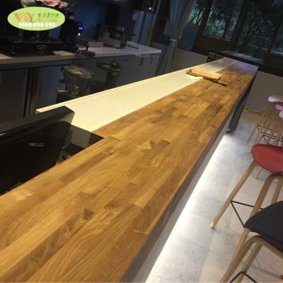 China Modern Custom Solid Oak Wood Bar Worktop /Finger Joint Oak Wood Cafe Table Top For Restaurant for sale