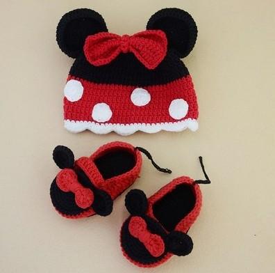 China JOINT Cute Infant Crochet Baby Hat And Shoes for sale