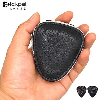 China Leather Stringed Acoustic Guitar Electric Guitar Pick Bag Instrument Parts & Accessories GUITAR With 6 Celluloid Picks for sale