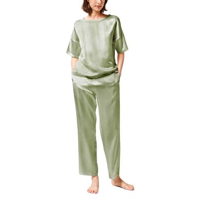 China Custom 100% Silk Pajamas QUICK DRY Women Winter Plus Size Women's Sleepwear Shorts Sleeve Designer Two Piece Pajama Sets for sale