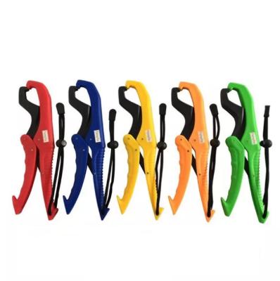 China Super Sharp For Cutting Lines Fishing Tackle Tool 6color 6inch 9inch Plastic ABS Plier Lip Clip Plastic Fishing Floating Controller for sale