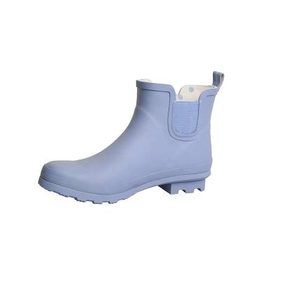 China Custom made light blue fashion trend rain boots women shoes waterproof soft ladies fashion rubber shoes for sale