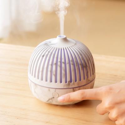 China Best Car Humidifier For Dry Skin Home SPA Purifier Atomizer 180ML Air Humidifier LLD-XXJ04 DC5V for sale