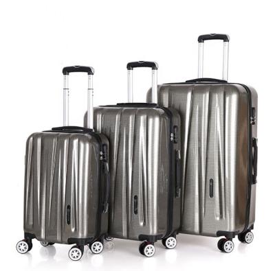 China Fashionable Custom Hard Luggage 3pcs Suitcase Carry On Luggage Set With 4 Spinner Wheels for sale