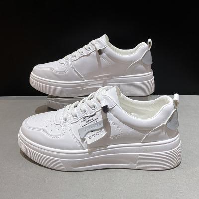 China Fashion Trend 8818 Stylish Custom Logo Breathable Ladies White Casual Shoes Flat For Women for sale