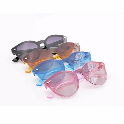 China Fashion Sunglasses Wholesale Comfortable Cute Fashionable Baby UV Protection Summer Sun Glasses Luxury Wear for sale