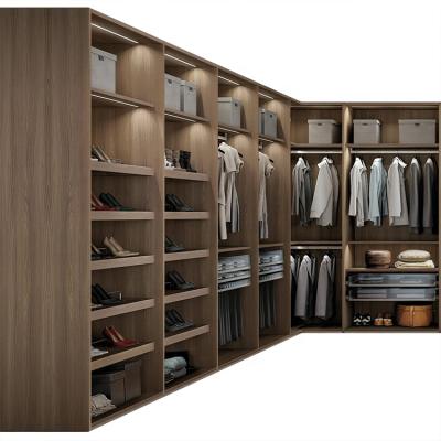 China Luxury (Height) Adjustable Designer Sideburns Walk In Wooden Wardrobe Closet With Shoe Racks And Lights Te koop