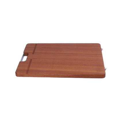 China 100% Sustainable Wood Cutting Boards Square Live Edge Cutting Board Eco-friendly for sale