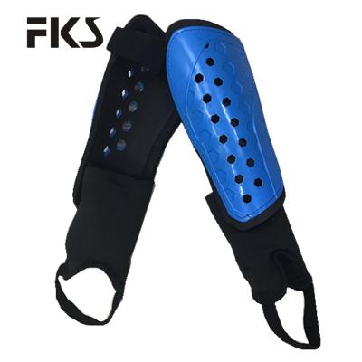 China Shin Protecting Good Quality PP Shell Football Shin Guard Protective Shin Guard for sale