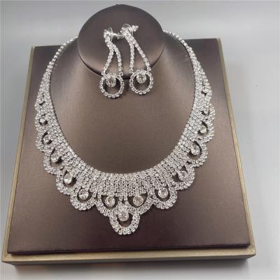 China FASHIONABLE Luxury Rhinestone Bridal Jewelry Sets Crystal Necklace Sets Europe Party Wedding Jewelry for sale