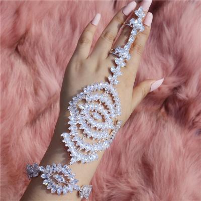 China Fashionable Wholesale Luxury Exotic Chain Ring Finger Bracelets Crystal Flower Alloy Bridal Jewelry for sale