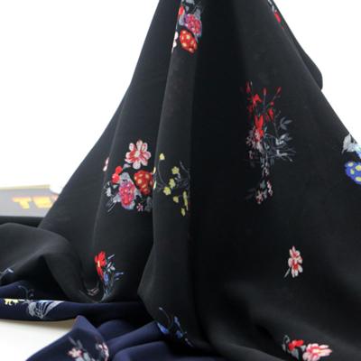 China New Designs Small Flower Digital Printed Chiffon Fabric Anti-static Chiffon Fabric for sale