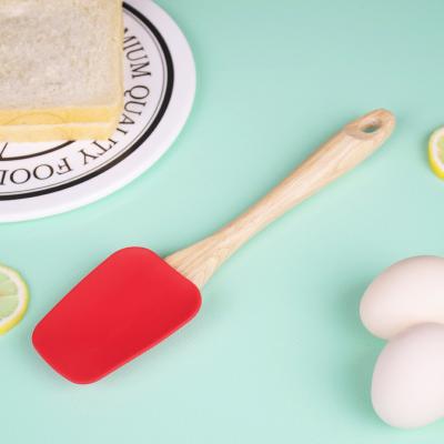 China OEM Viable Heat Resistant Colorful Baking Pastry Cake Tools Wooden Handle Silicone Rubber Spatula for sale