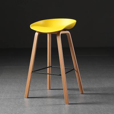 China Modern Kitchen Design Modern Wood Plastic High Bar Seat Legs PP Chair for sale