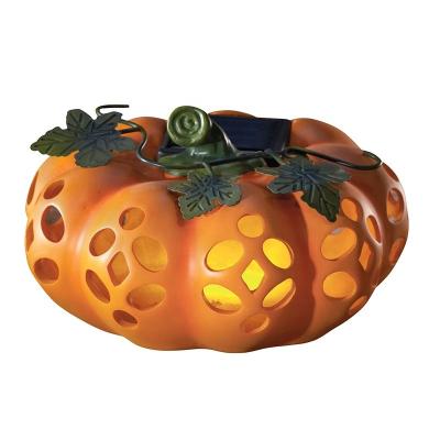 China Europe Outdoor Decorations Fall Party Pumpkin Resin Solar Powered Light Outdoor Ornament for Halloween and Thanksgiving for sale