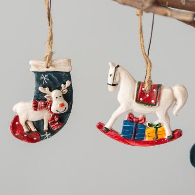 China home & 4 Pcs Resin Christmas Party Decor Set Ornaments Rustic Christmas Decorations Hanging Pendant For Christmas Supplies for sale