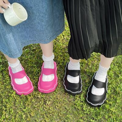 China Custom Made EVA Fashion Comfortable Soft Ladies Outdoor Slippers for sale