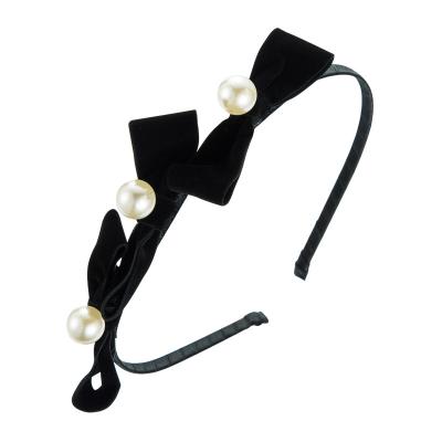 China Black Velvet Retro Bowknot With Faux Pearl Headband Girl French Sweet Thin Simple Hairband Hair Accessories for sale