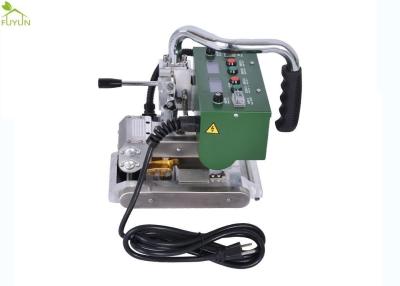 Chine soudeuse de PVC d'air chaud de 1.0mm pour le revêtement 2100w de géomembrane de HDPE de terres incultes à vendre