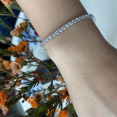 China CLASSIC 18K White Gold Female Charm Girls Lab Grown Diamond Tennis Bracelet for sale