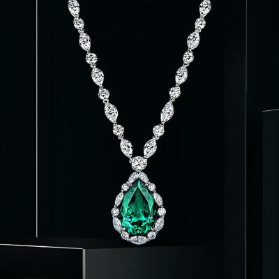 China FASHIONABLE Lab Developed HPHT Initial Fancy Pear Diamonds Necklace Intense Green Gold Plated for sale