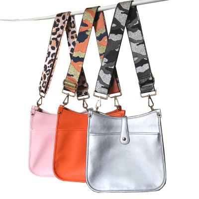 China 2021 New Vintage Wholesale Ladies Color PU Solid Silver Cross - Body Bag With Free Matching Fashion Top Straps for sale