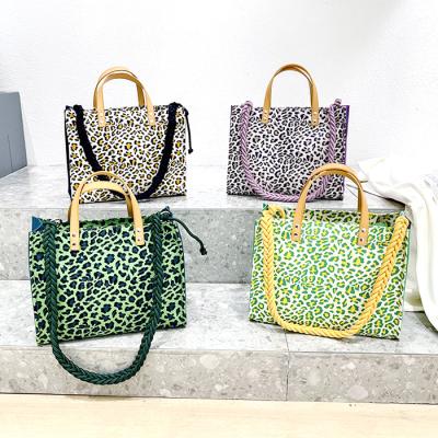 China Fashion Wholesale Good Quality Canvas Cotton Handbag For Women Large Capacity Leopard Weekenders Tote for sale