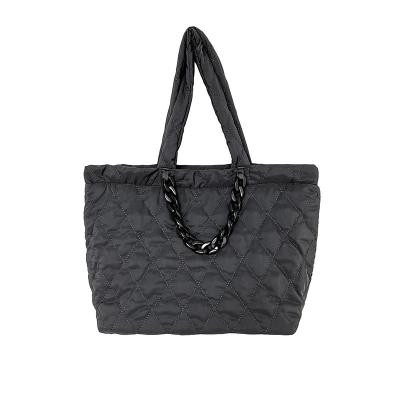 China Fashion factory wholesale fashion ladies handbag for women large capacity cotton bag stripper nylon black quilted tote bag for sale