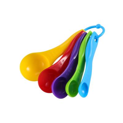 China Five Pieces Sustainable Colorful Rainbow Black Plastic Kitchen Tools Cooking Tea Coffee Measuring Cup Spoon Baking Set with Scale for sale