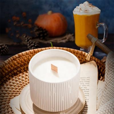 China Birthdays INS Home Decoration Luxury Fashion Wick Candle Soy Wooden Wax Scented Candles for sale