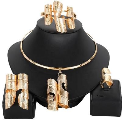 China New Arrival CLASSIC Dubai Gold Jewelry Sets For Gifts Wedding Women Party African Bridal Bracelet Round Necklace Sets Jewelry for sale