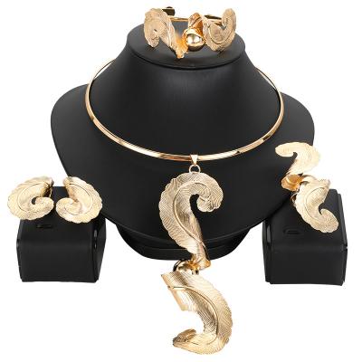 China HOT CLASSIC Dubai Gold Jewelry Sets For Wedding Party African Bridal Bracelet Women Gifts Round Earrings Ring Necklace Sets Jewelry for sale