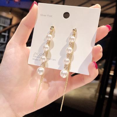 China TRENDY Huggie Earrings With Zircon Designs Jewelry Patterns Saudi 2022 For Women Petite Rose Gold Gift White Party A.C.A. Trendy Images for sale