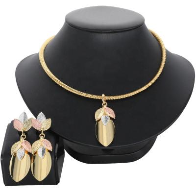 China CLASSIC High Quality Flower Shape Gold Plated Jewelry Sets Bridal Earrings Ring Jewelry Set New Fashion Design Women Necklace Bracelet for sale