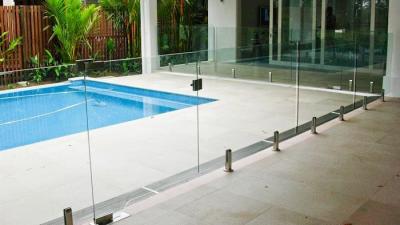 China Transparent Outdoor Glass Fence , Fully Frameless Glass Pool Fencing for sale