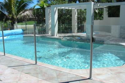 China BS6206 Standard Pool Fencing Glass With Polished Edges No Holes for sale