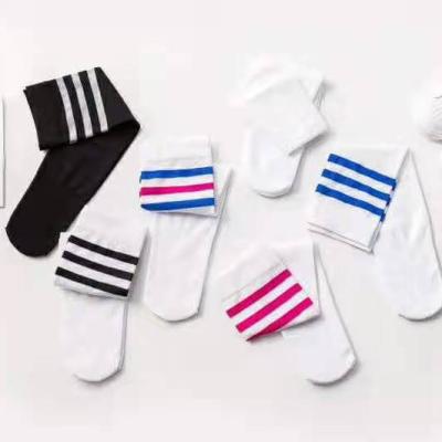 China Wholesale Manufacturers Antibacterial Kids Sports Football Socks Kids Fashion Stockings Medium Stockings For Students for sale