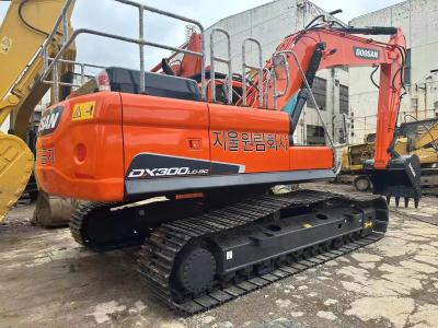 Cina Original Doosan Excavator Used Doosan DX300LC Excavator Large Size Excavator in vendita